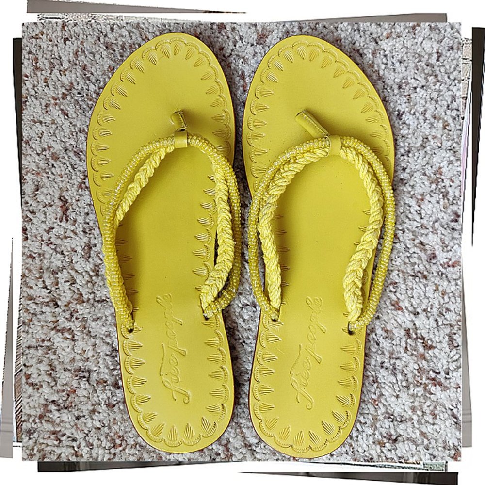 Canary Leather Menorca Thong Sandals (US 7 / EU 37) - Picture 3 of 4